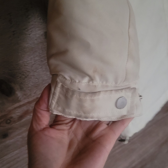 Ralph Lauren Cream Down Lined Puffer Jacket with Faux Fur Collar Size Small - Picture 9 of 9